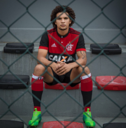 Maillot_de_Flamengo_2017_2018_Domicile_(2)